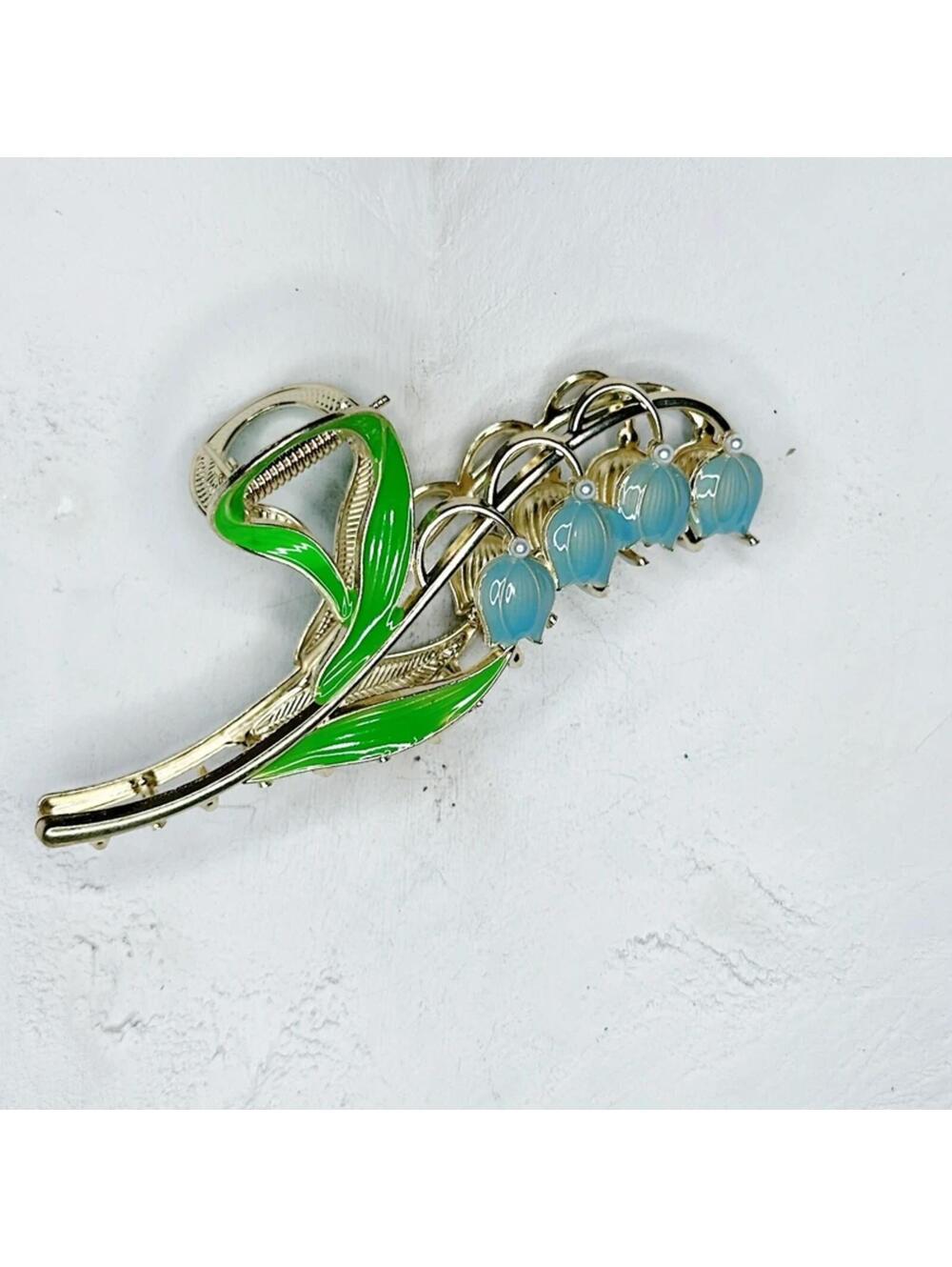 999L. Blue Flower Hair Claw